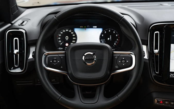 Volvo XC 40 cena 129900 przebieg: 76700, rok produkcji 2018 z Byczyna małe 781